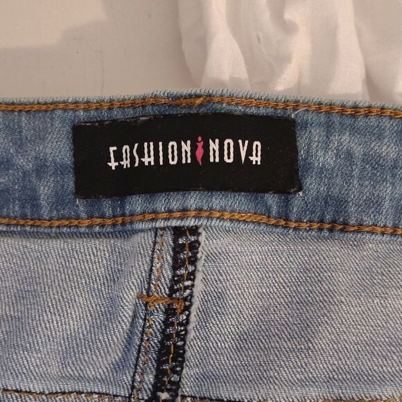 Fashion Nova Distressed Ripped Raw Hem Mini Denim Jean Skirt Plussize 1X - Picture 10 of 11